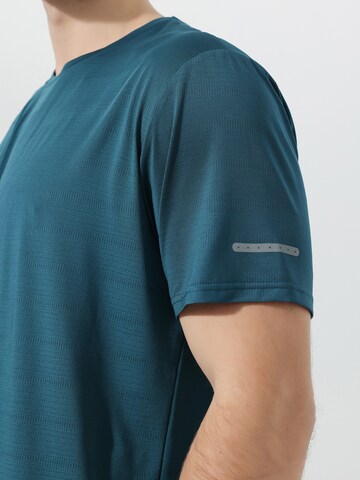 YOUTHUP Performance Shirt 'Kühlschicht' in Blue