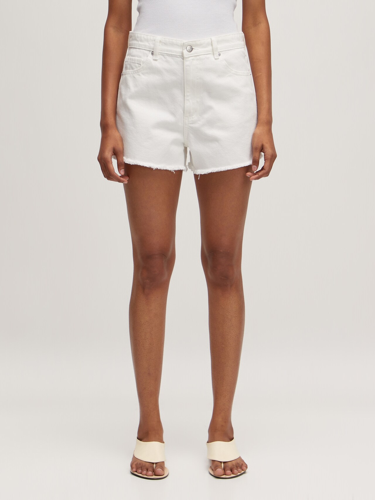 EDITED Produkte Shorts 'Tardis' weiß