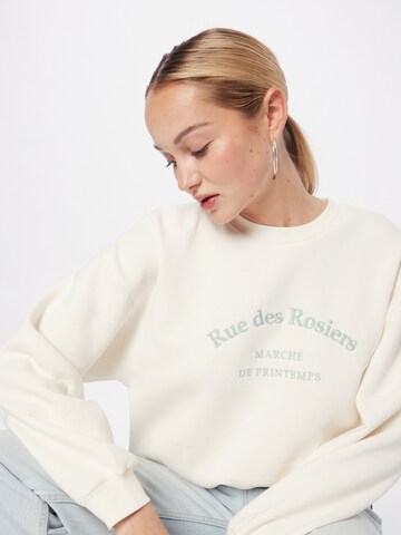 Gina Tricot Sweatshirt 'Riley' in Beige