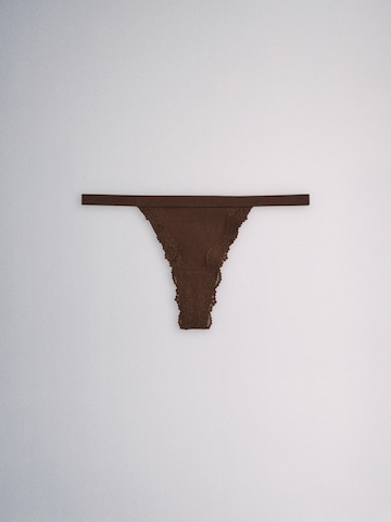 The Set String in Beige
