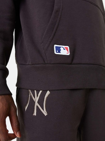 NEW ERA Sweatshirt in Brown