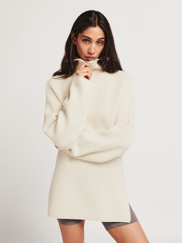 Lezu Sweater 'Klara' in Beige: front