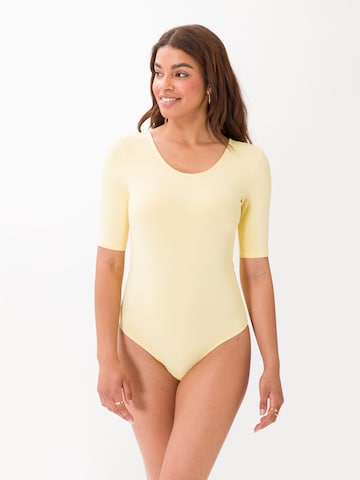 Les Lunes Shirt Bodysuit 'Charlotte' in Yellow: front