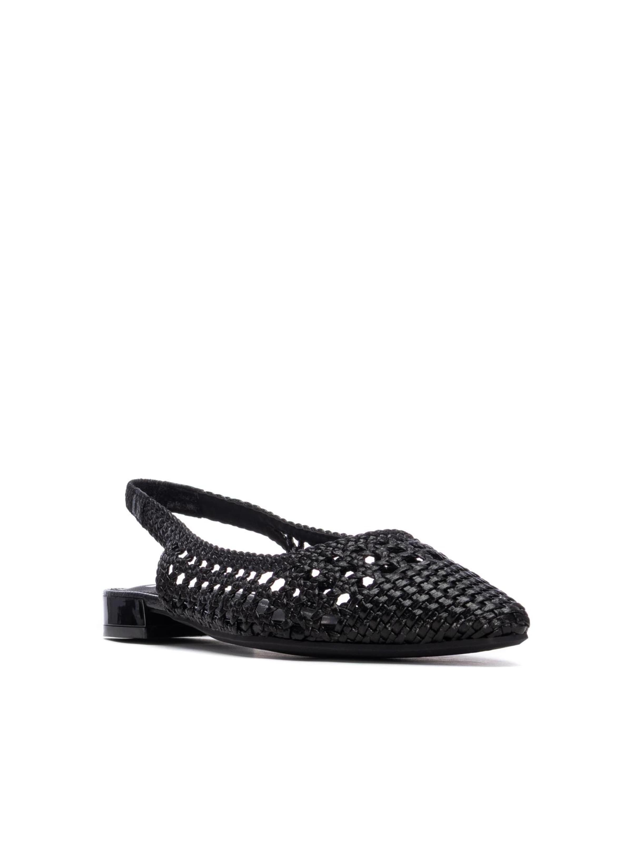 Xti Sandals in Black