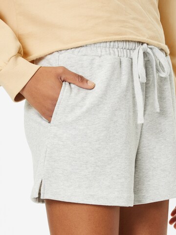 Cotton On Loosefit Shorts in Grau