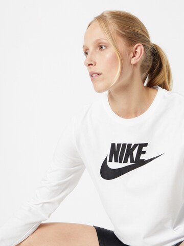 T-shirt Nike Sportswear en blanc