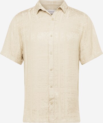 Coupe regular Chemise TOPMAN en beige : devant