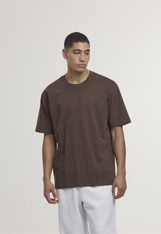 T-Shirt 'Slogan' Karl Kani en marron : devant