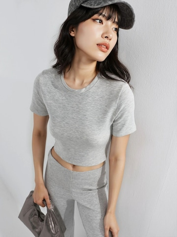 T-shirt Busem en gris : devant