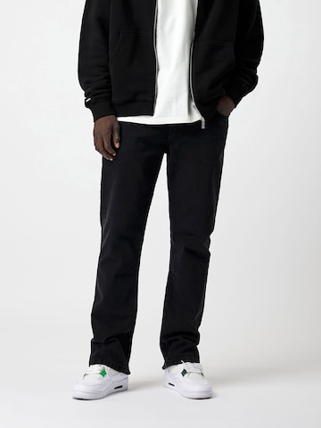 EIGHTYFIVE Regular Jeans in Black: front