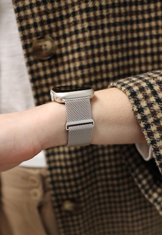 WRISTR Digital Watch 'Milanese' in Silver