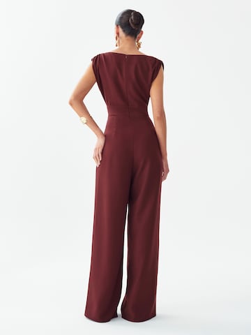 Tuta jumpsuit 'Sumi' di Willa in rosso