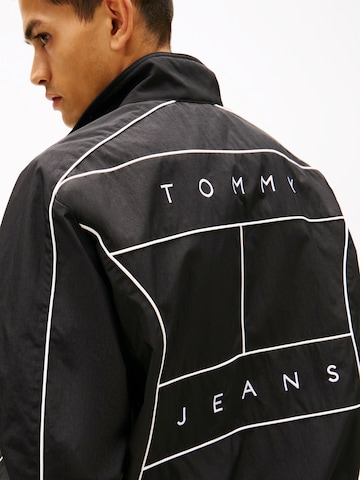 Tommy Jeans - Chaqueta de entretiempo en negro