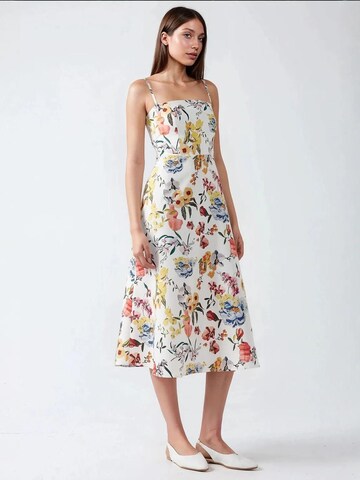 Hiccup - Vestido em branco