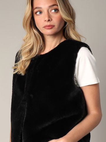 Deeluxe Bodywarmer 'FUZZY' in Zwart