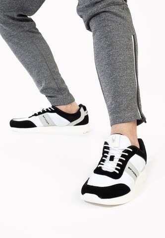 Sneaker bassa 'Alfa' di Spyder in nero
