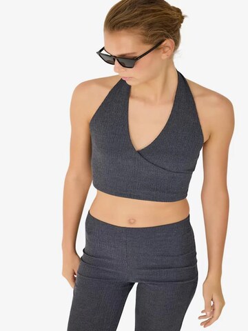 No Matter What Top in Blau: Vorderseite
