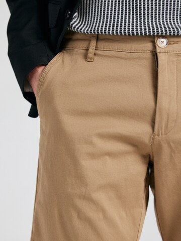 Regular Pantalon chino 'Thomas' Matinique en marron