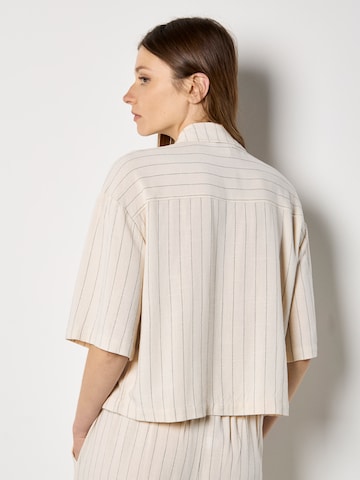 Apricot Blouse ' ' in Beige