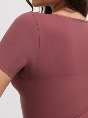 Body modellante 'Tshirt Sculpting Bodysuit with Slip' di cfab in lilla