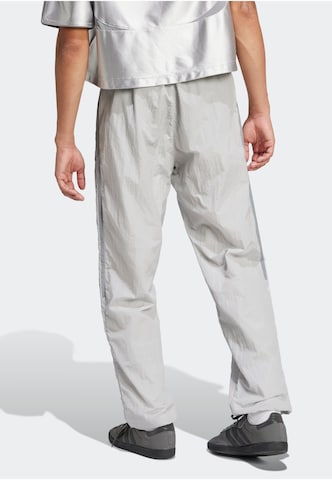 Loosefit Pantalon 'Adicolor 2000s' ADIDAS ORIGINALS en gris