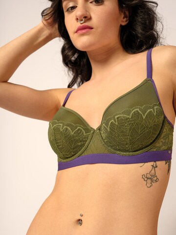 Skiny T-shirt Bra 'Spacer' in Green: front