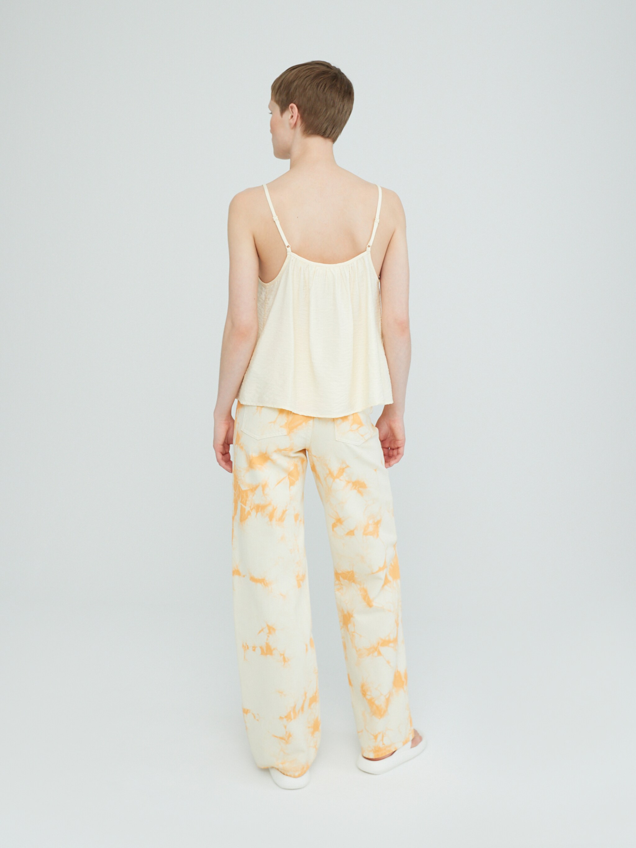 EDITED Producten Jeans 'Avery' Lichtgeel