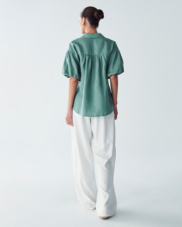 Camicia da donna 'Vien' di St MRLO in verde: dietro