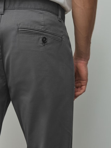 Next - Slimfit Pantalón chino en gris