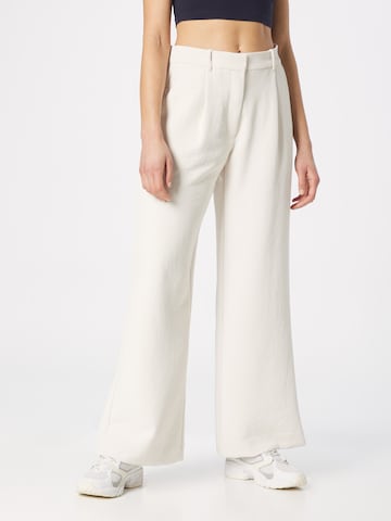 Abercrombie & Fitch Loose fit Pleat-front trousers in Beige: front