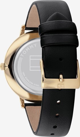 TOMMY HILFIGER Uhr in Schwarz