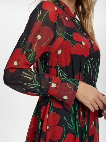 Robe 'Kyndall' NÜMPH en rouge