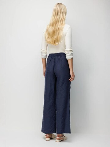 Wide leg Pantaloni con pieghe di MixRay in blu