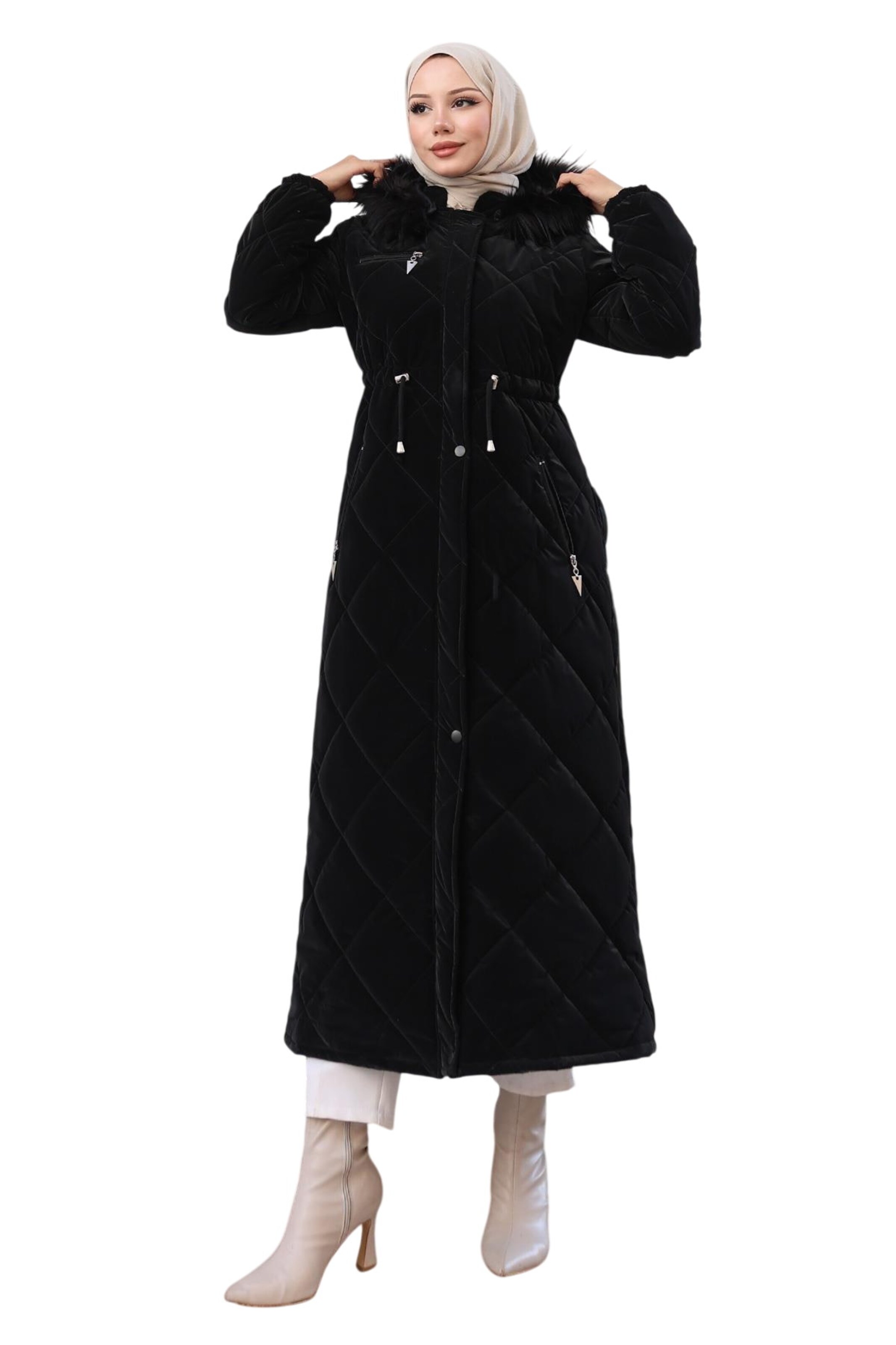 MODAMIHRAM Winter coat in Black: front