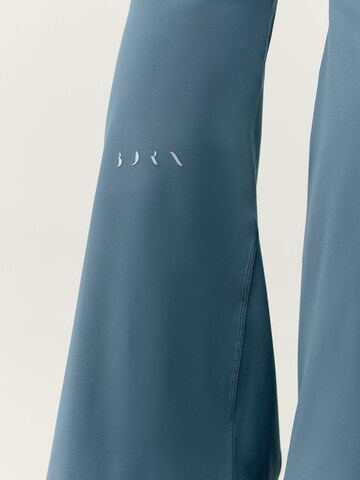 Born Living Yoga Flared Broek 'Ondina' in Grijs