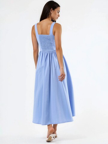 Busem Kleid in Blau