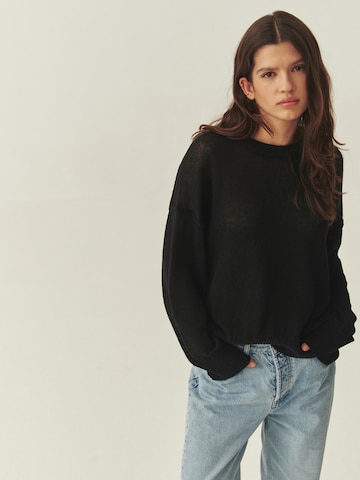 TATUUM Свитер 'Telma' в Черный: спереди