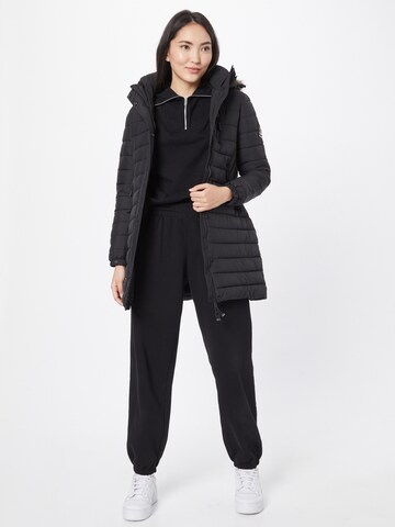 Superdry Płaszcz zimowy 'Fuji' w kolorze czarny