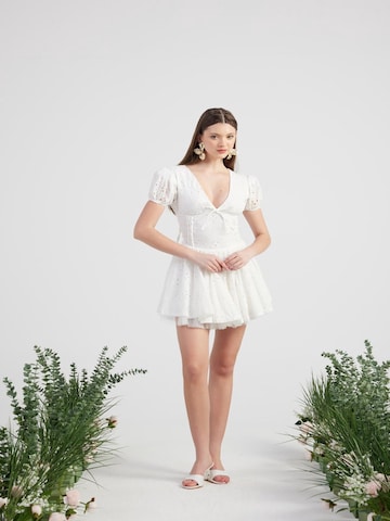 HOLLY LOLLY Šaty – bílá