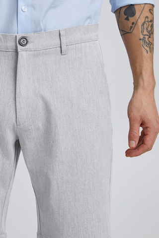 !Solid Slim fit Pants in Grey