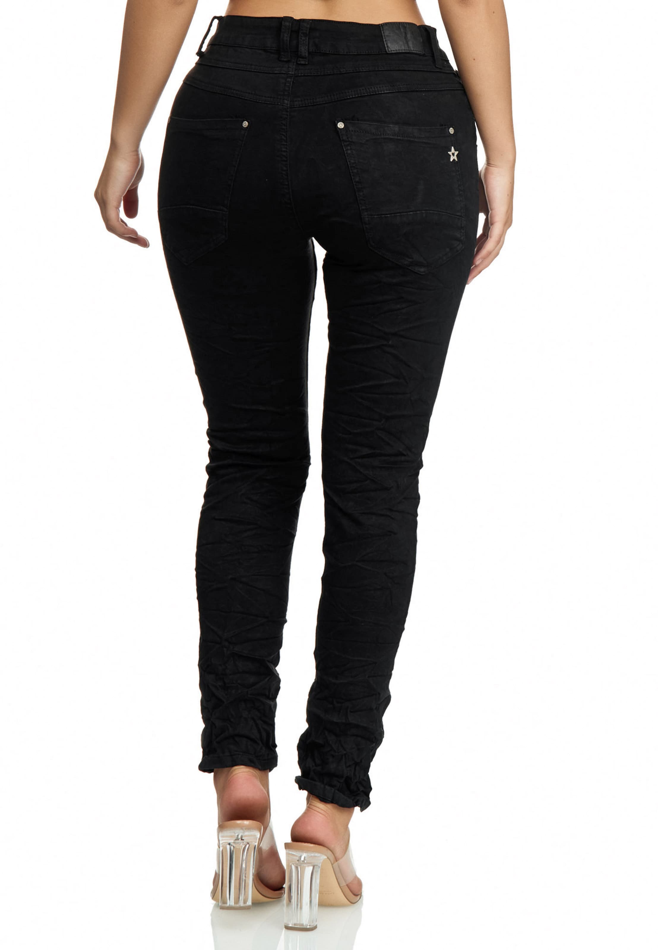 Elara Skinny Jeans in Black