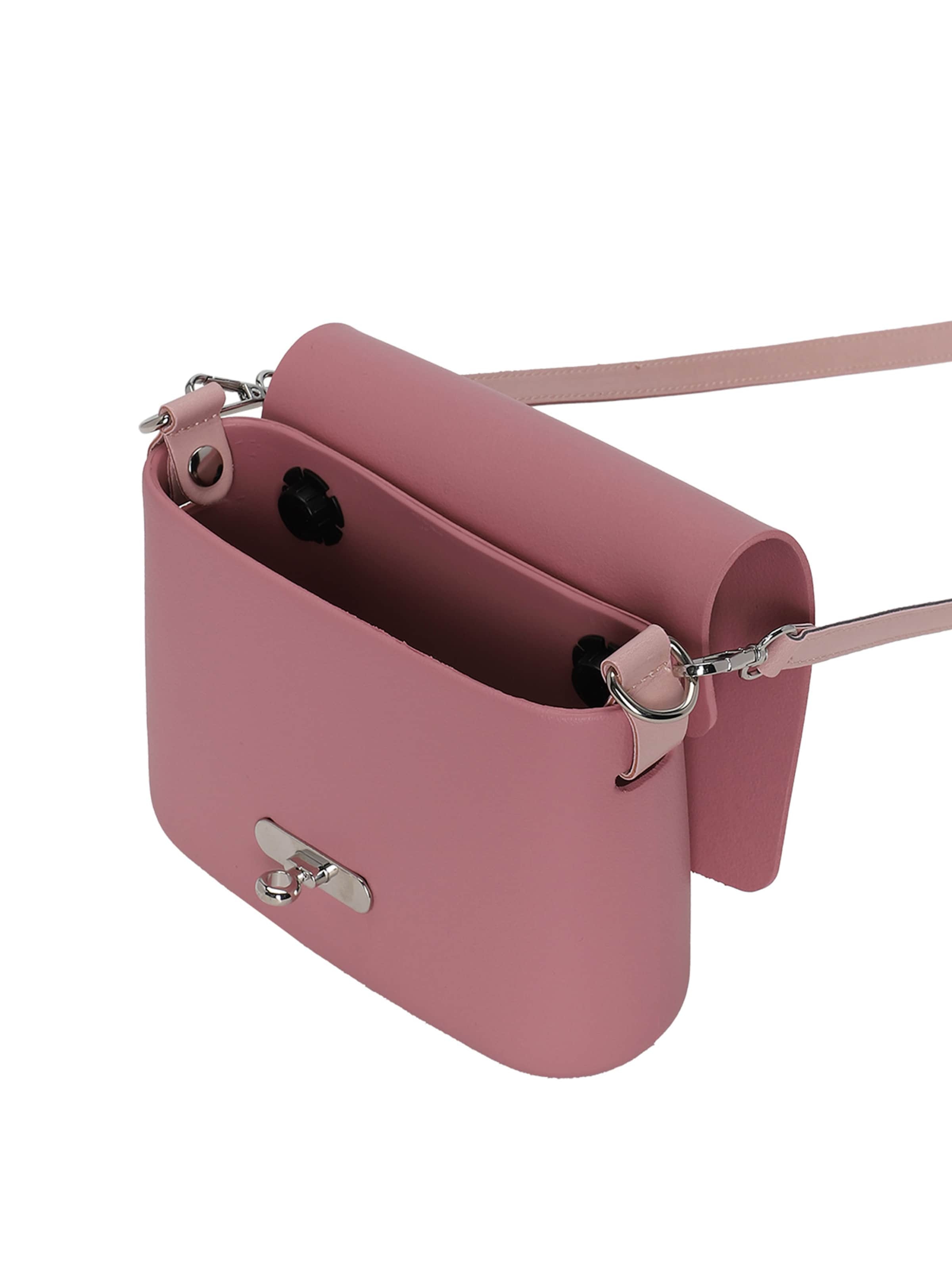 O bag Shoulder Bag in Pink