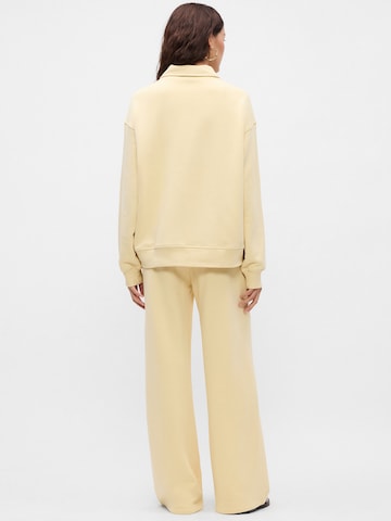 Felpa di Gina Tricot in giallo