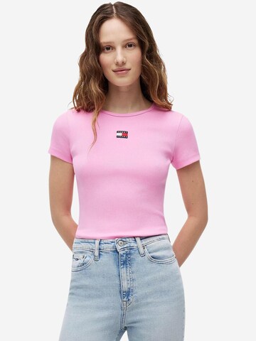 Maglietta 'TJW BADGE RIB DW0DW17881' di Tommy Jeans in rosa: frontale