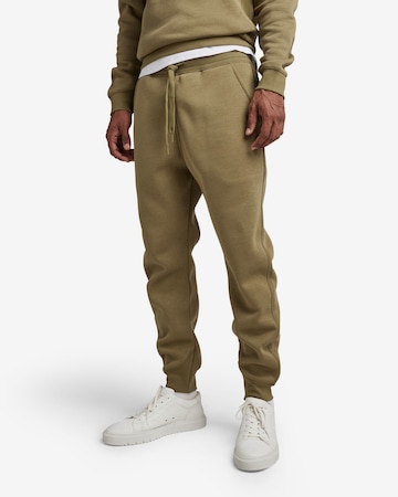 G-Star RAW Дънки Tapered Leg Панталон 'Type C' в кафяво: отпред