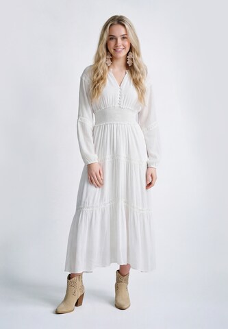 IZIA - Vestido em branco: frente