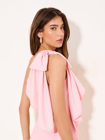 Robe de soirée Lipsy en rose