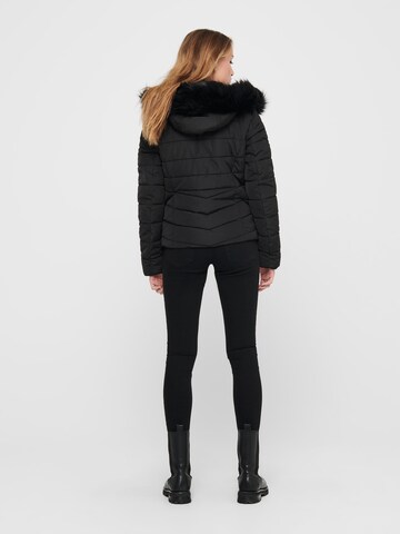 ONLY Winterjacke in Schwarz