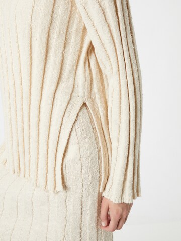 Gina Tricot Tröja i beige