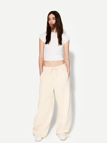 Bershka Тениска в бяло